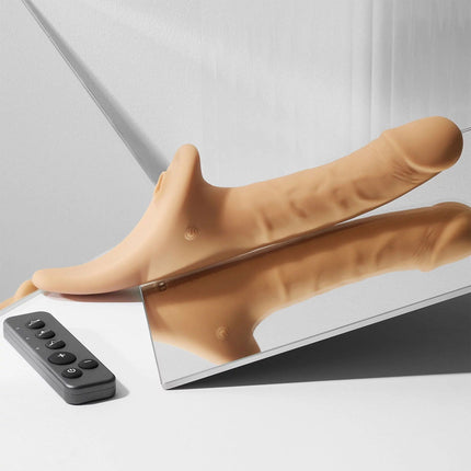 Strap-On-Me – Realistischer Multi-Orgasmus-Dildo – Strapless-Strap-on mit Flapper-Technologie – Helle Hautfarbe