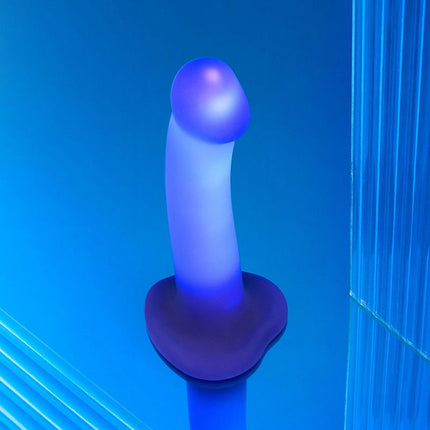 Strap-On-Me - Glow-LED Dildo - Paars - Maat M-Erotiekvoordeel.nl
