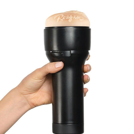 Kiiroo - FeelStar Stroker - Pornoster Masturbator - Reagan Foxx-Erotiekvoordeel.nl