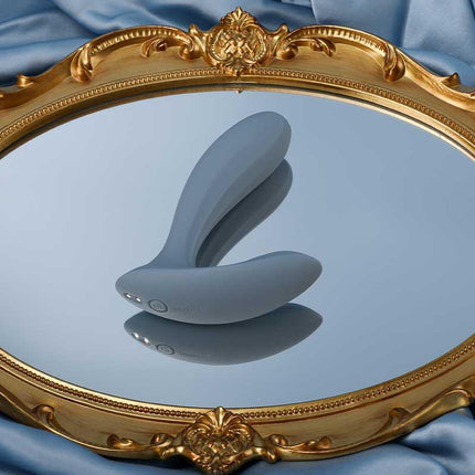 Svakom - Erica - Draagbare Vibrator Met App Control - Twee Motoren - Lichtblauw-Erotiekvoordeel.nl