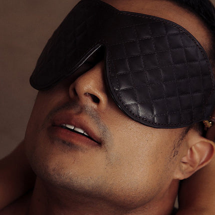 Liebe Seele - The Equestrian Leather Blindfold - Leren Blinddoek-Erotiekvoordeel.nl