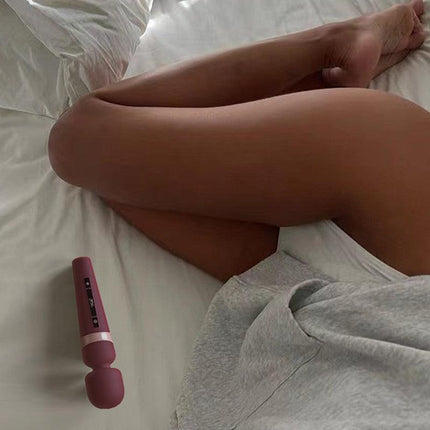 Viotec Titan - Vibrator - Staaf Vibrator - Wand Vibrator - Massager - Goud en Wijnrood - Luxueus Zacht Siliconen-Erotiekvoordeel.nl